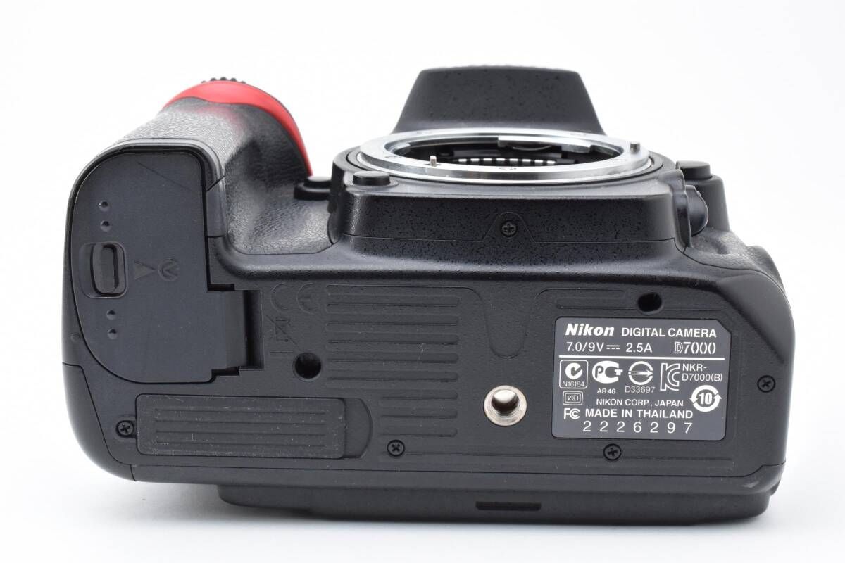 ☆極上品☆《ショット数15,599回 》Nikon ニコン D7000 ボディ