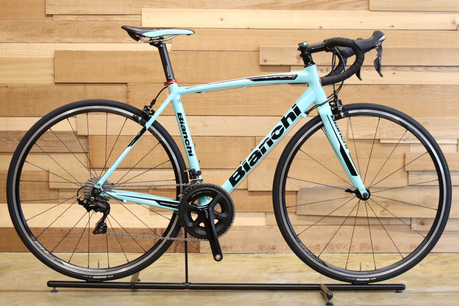 Bianchi ヴィアニローネ 105 ロードバイク ビアンキ 限定値下げ！ Bianchi(ビアンキ) ViaNirone7(ヴィアニローネ7) DISC 105 11s 完成車