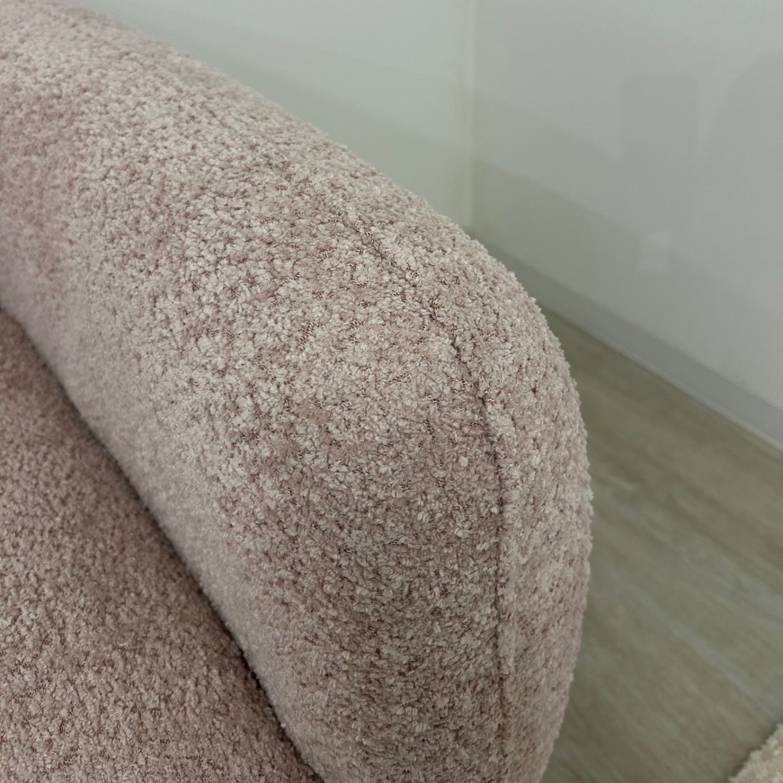 大人かわいい パステルピンク