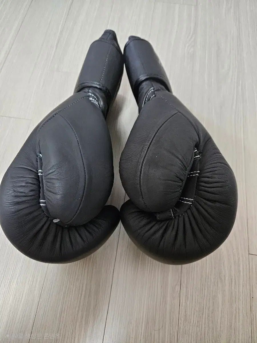 トゥイスコ 203 16オンス グローブ