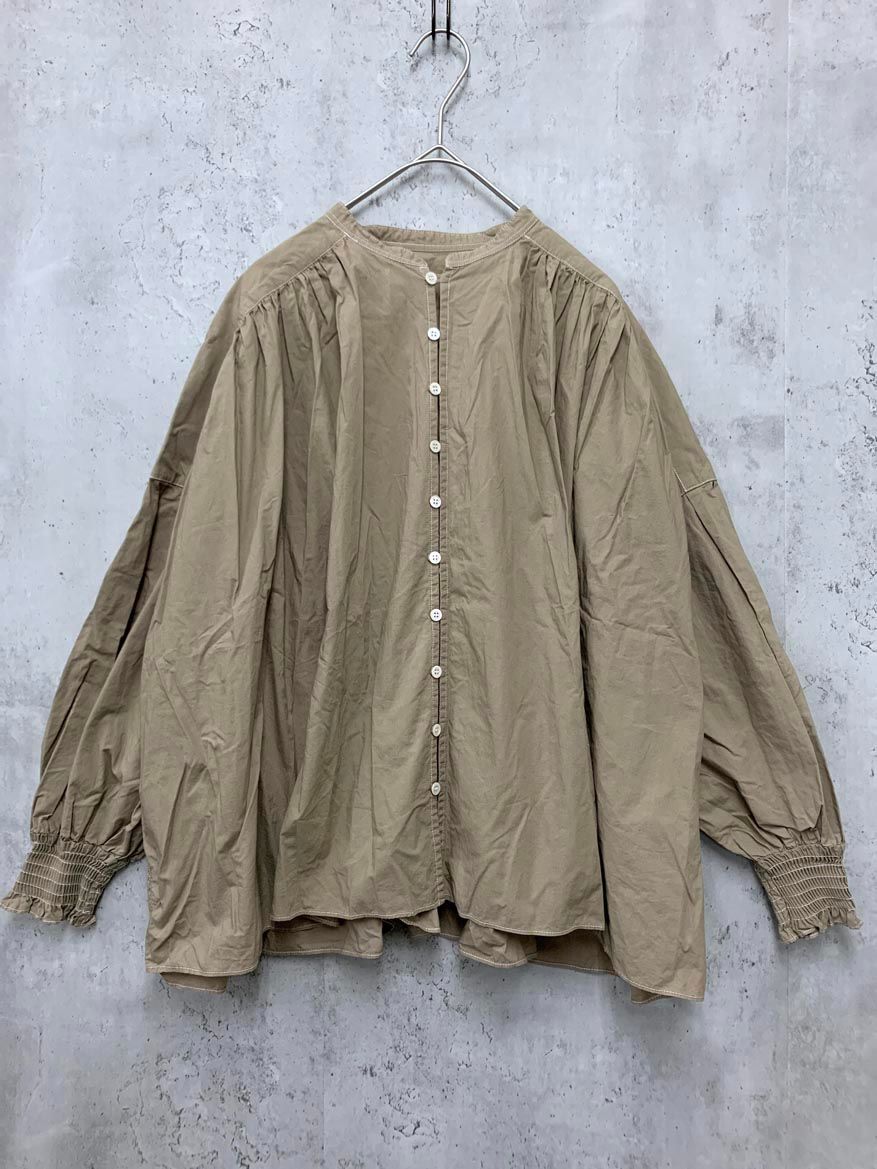 TISSU ユニバーサルティシュ 日本製 パフスリーブ バンドカラー ブラウス シャツ size表記なし|カーキ ◎レディース
