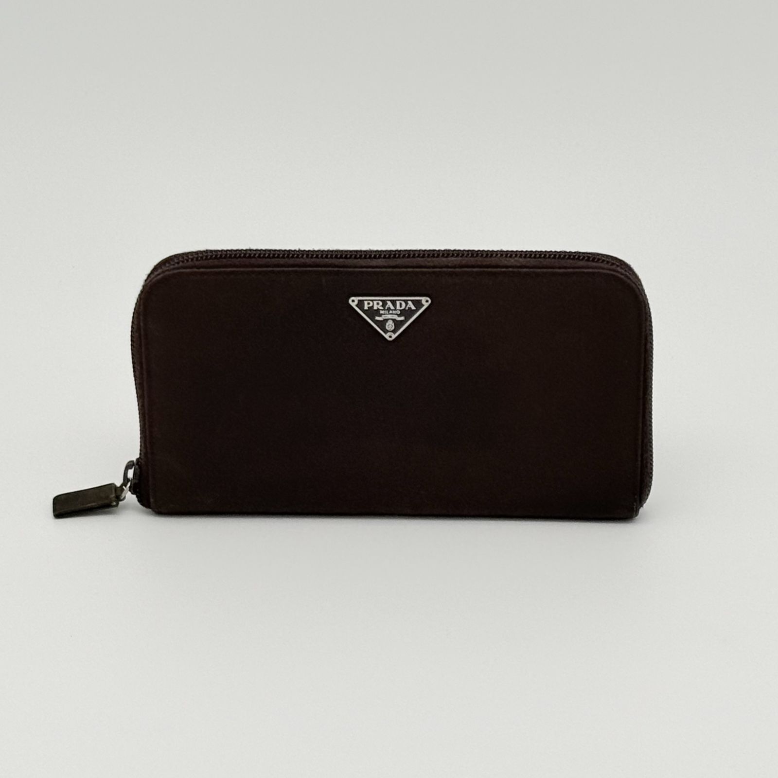 PRADA ナイロン ラウンドファスナー ブラウン