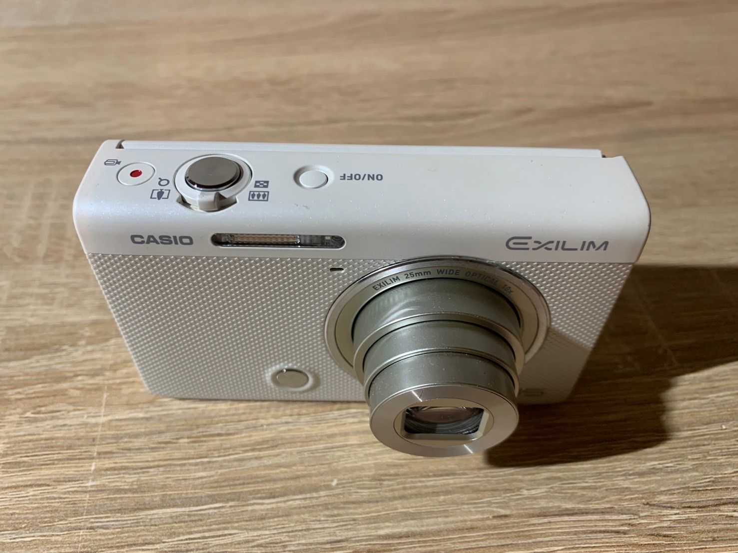 CASIO EXILIM HS EX-ZR70 デジタルカメラ　ジャンク CASIO EXILIM HS EX-ZR70 デジタルカメラ ジャンク CASIO HIGH SPEED