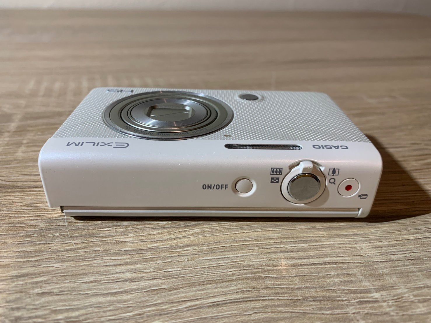 7537 Casio EXILIM EX-ZR70 ホワイト デジカメ ジャンク品 - メルカリ