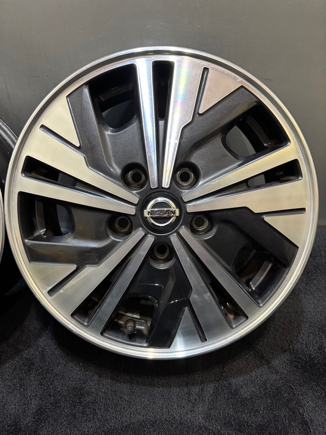 ★日産 C27 セレナ 後期 純正 15インチホイール 114.3/5H 4本 ☆日産 C27 セレナ 後期 e-POWER 純正 15インチ 5.5J +45 114.3 5H