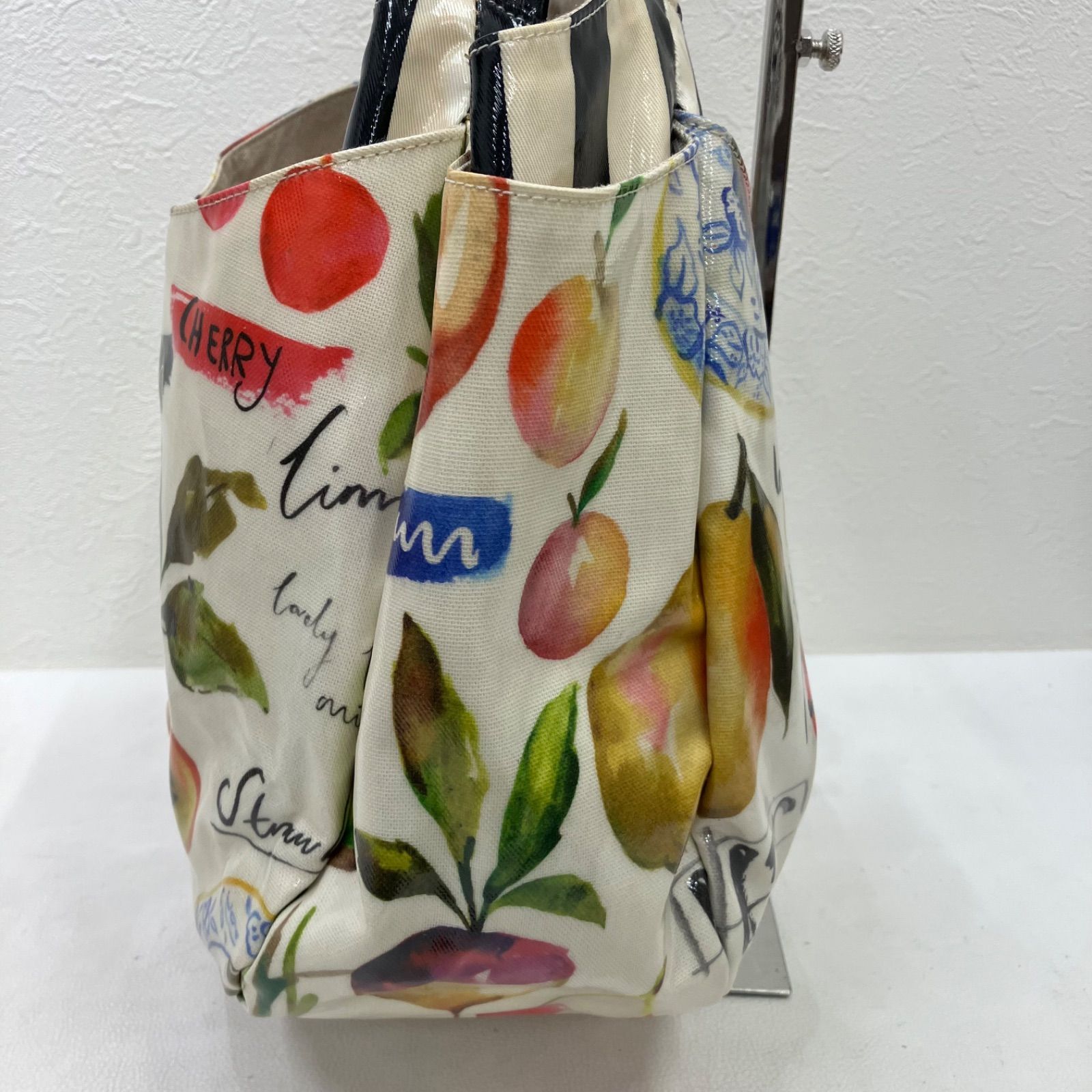 8055 Think Bee! シンクビー！ トートバッグ ハンドバッグ フルーツ 