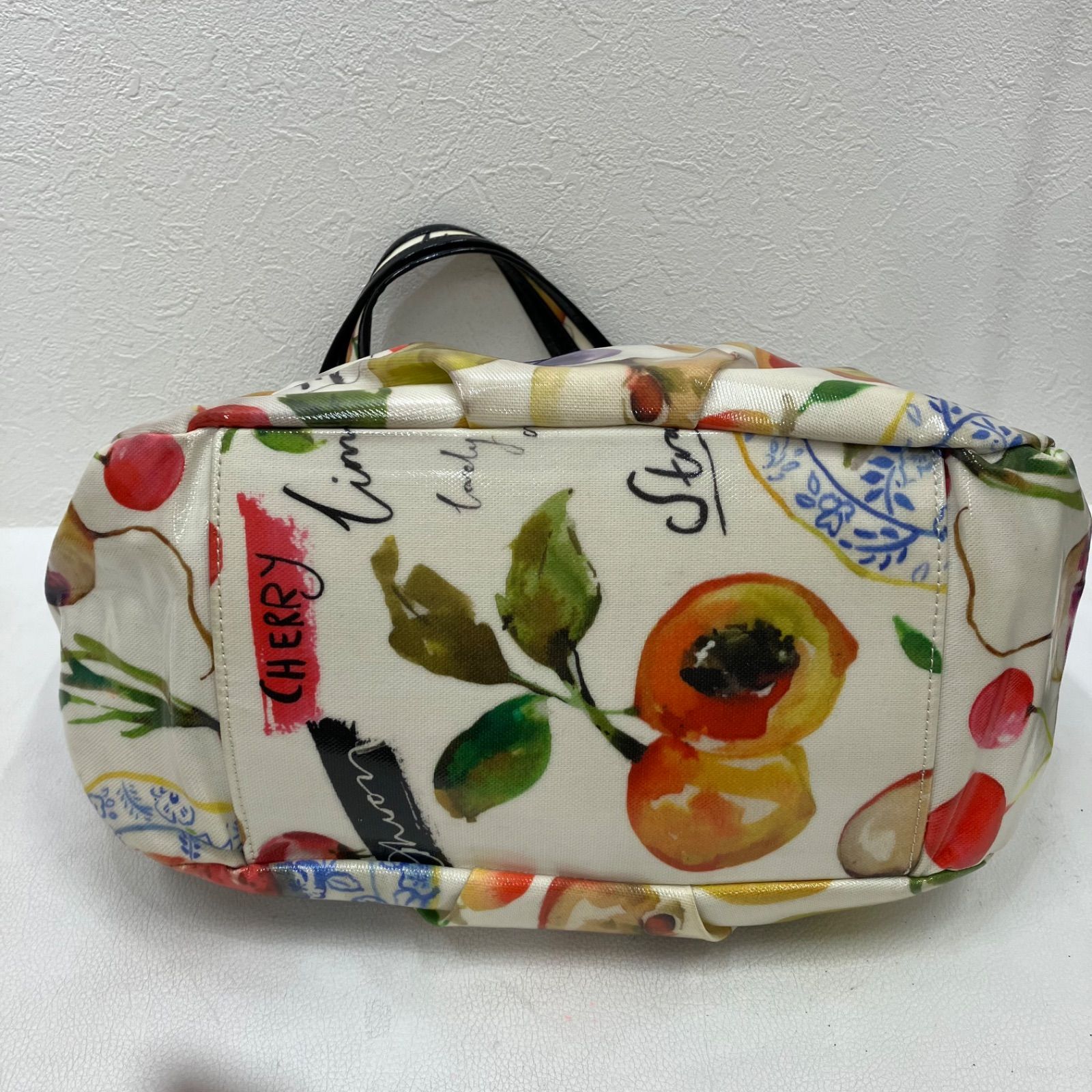 8055 Think Bee! シンクビー！ トートバッグ ハンドバッグ フルーツ 
