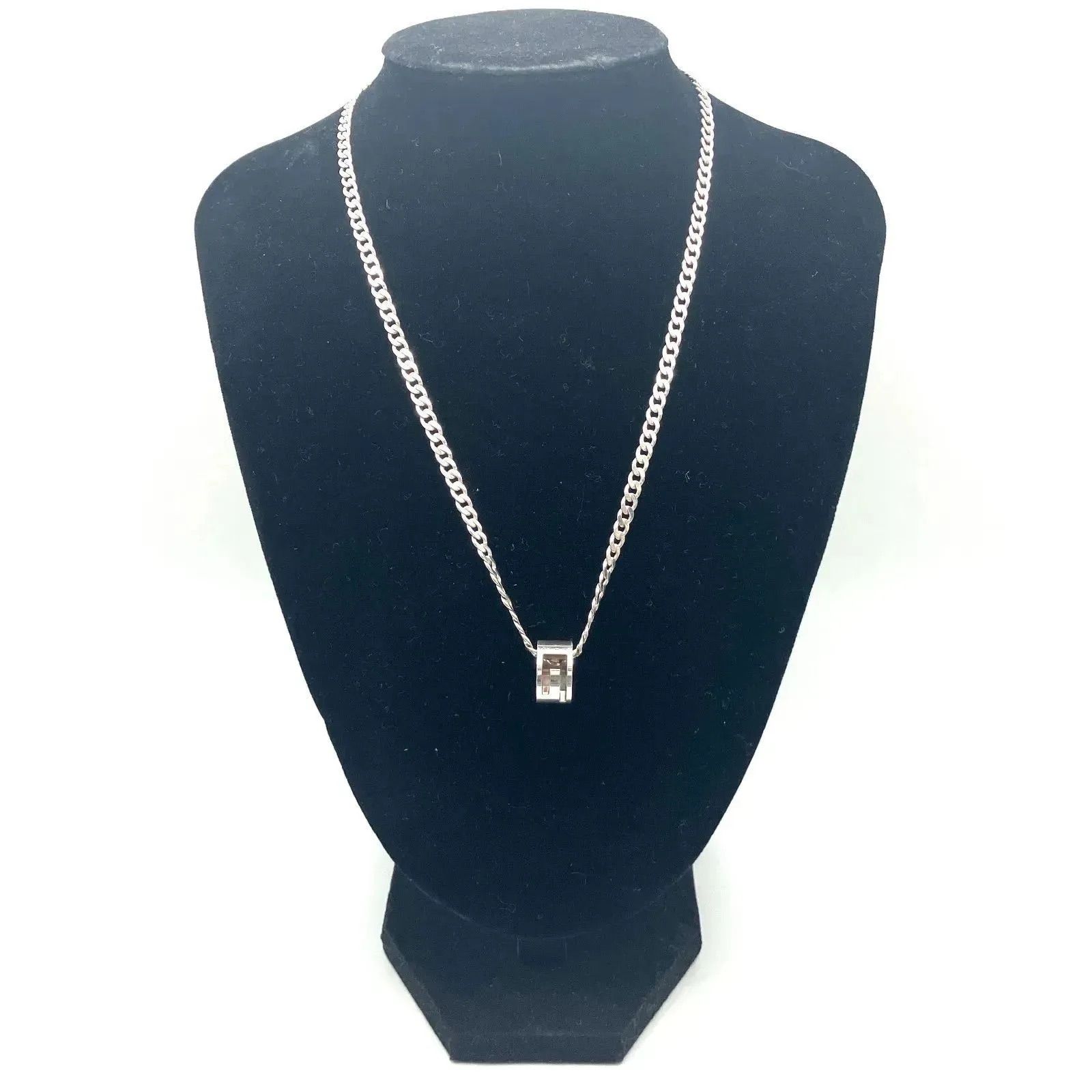 GUCCI(グッチ) カットアウト Gネックレス シルバー 925 - メルカリ