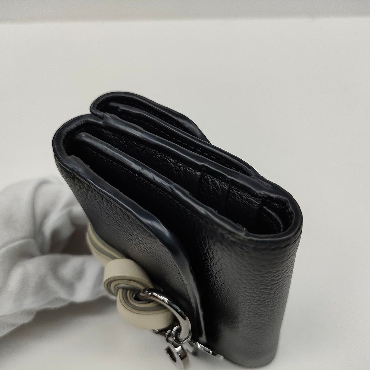 レザー ブラック