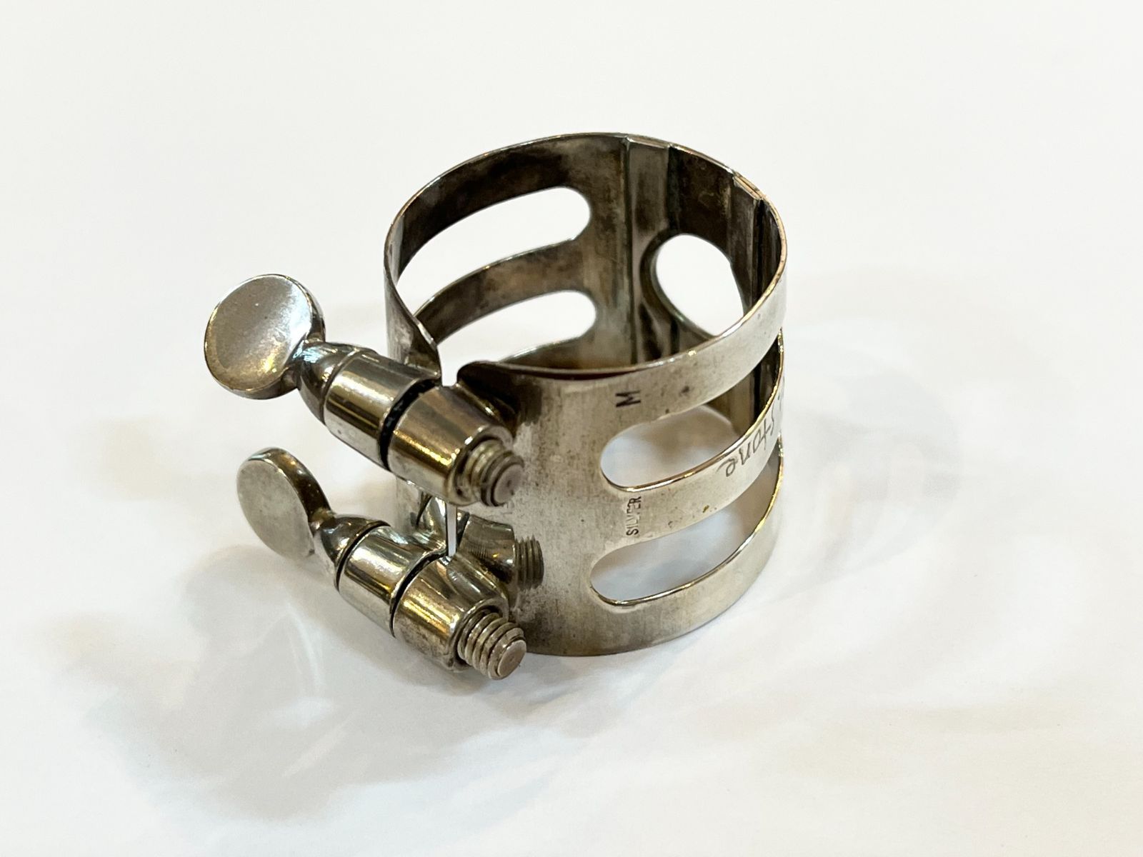 ウッドストーン アルトサックス用 リガチャー M 総銀 西巣鴨