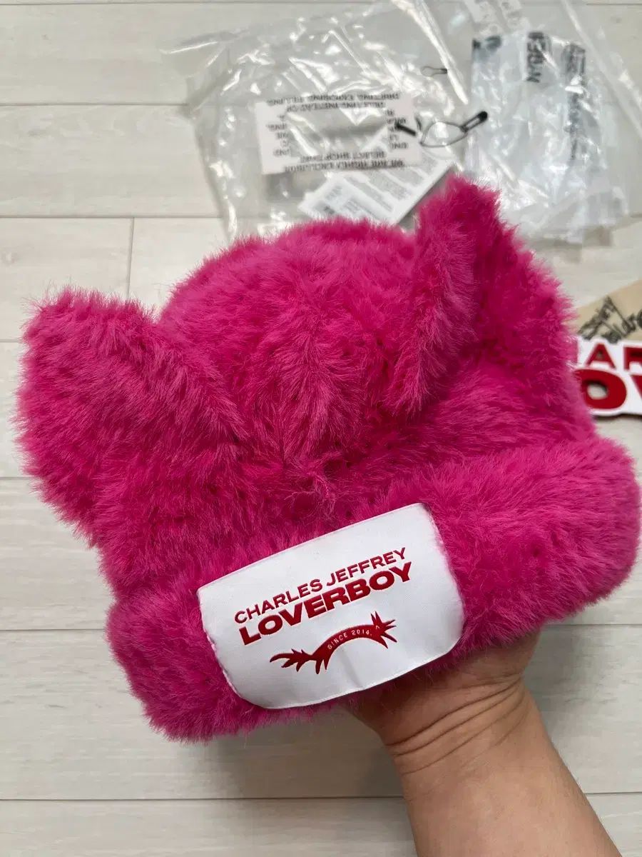 Charles Jeffrey LOVERBOY チャールズジェフリーラバーボーイ フラッフィー チャンキー イヤー ピンク ビーニー