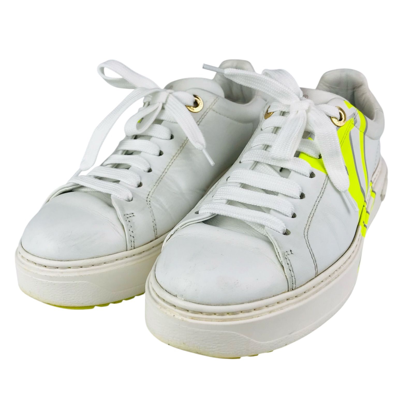 美品★ルイヴィトン・レザー ビッグLVエンボスアイコン スニーカー(341/2) ルイ・ヴィトン】メンズのアイコンスニーカーの世界を堪能できる