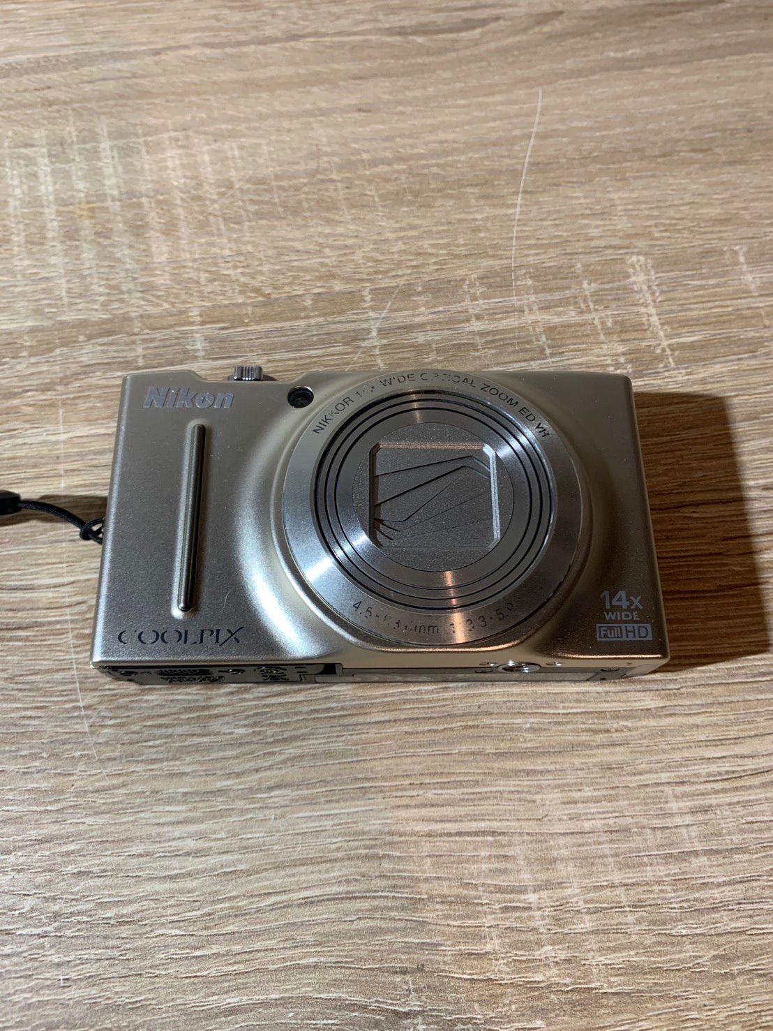 7555 Nikon COOLPIX S 8200 シルバー デジカメ