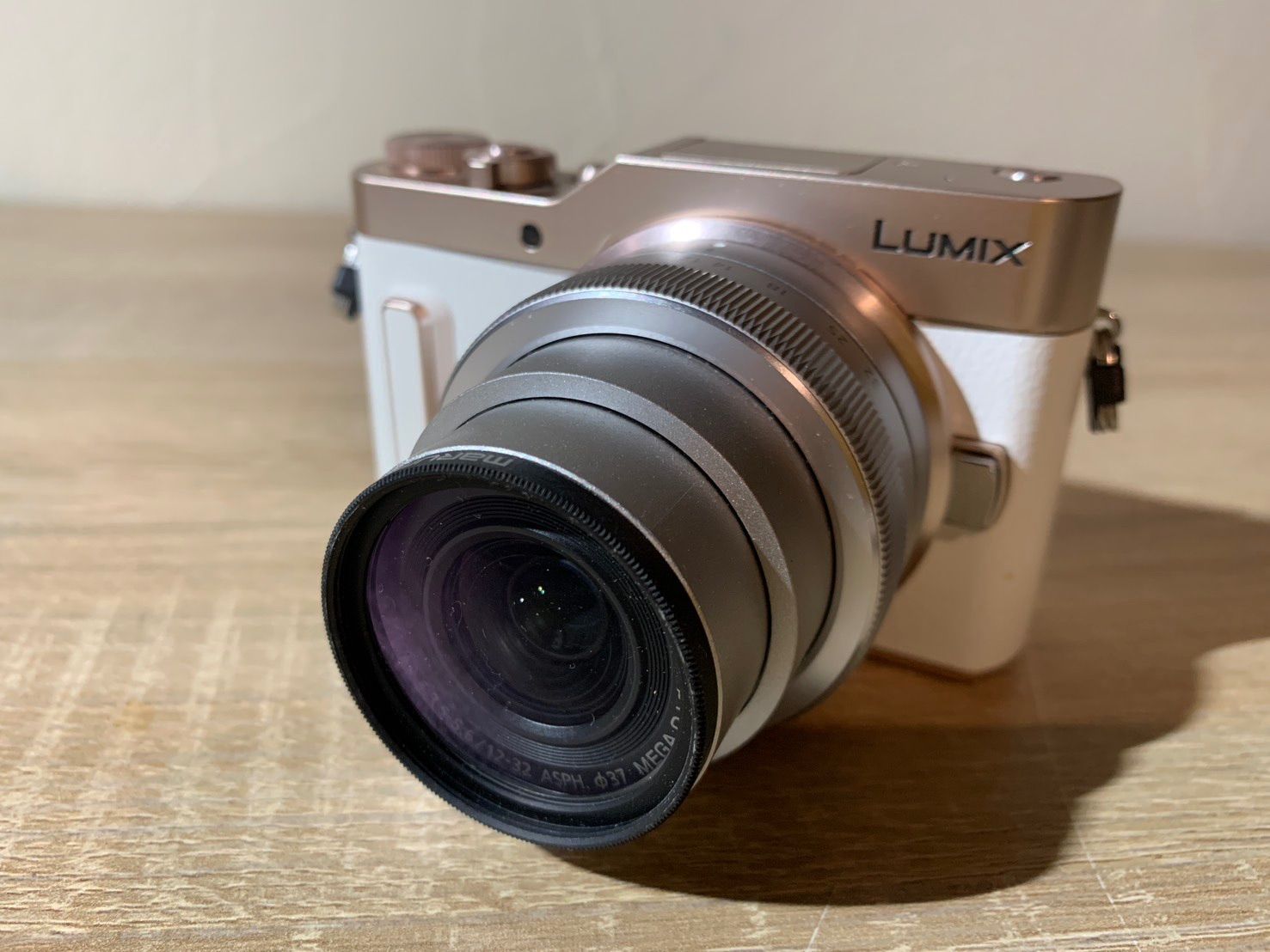  7558 Panasonic LUMIX DC-GF 10 ホワイト レンズ付き コンパクトデジタルカメラ デジタルカメラ