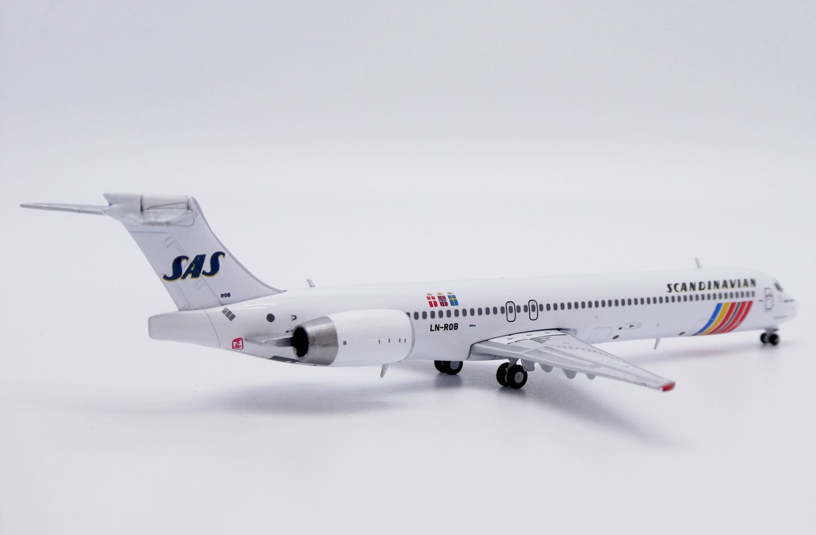 MD-90 LN-ROB