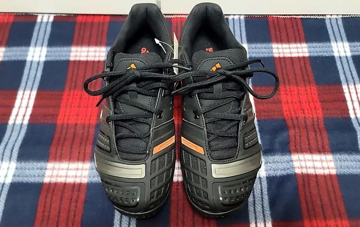 アディダス インドア ブラック 260