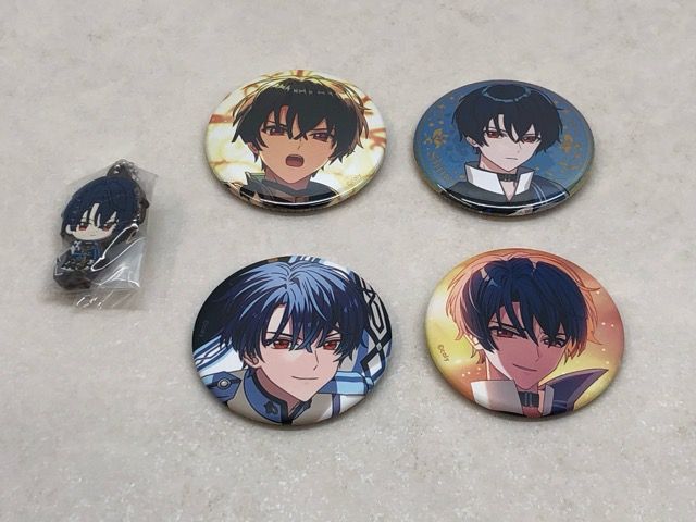 アニメグッズ　まとめ売り　缶バッジ　ラバーストラップ　680点以上 アニメグッズ まとめ売り 缶バッジ ラバーストラップ 680点以上 アニメ