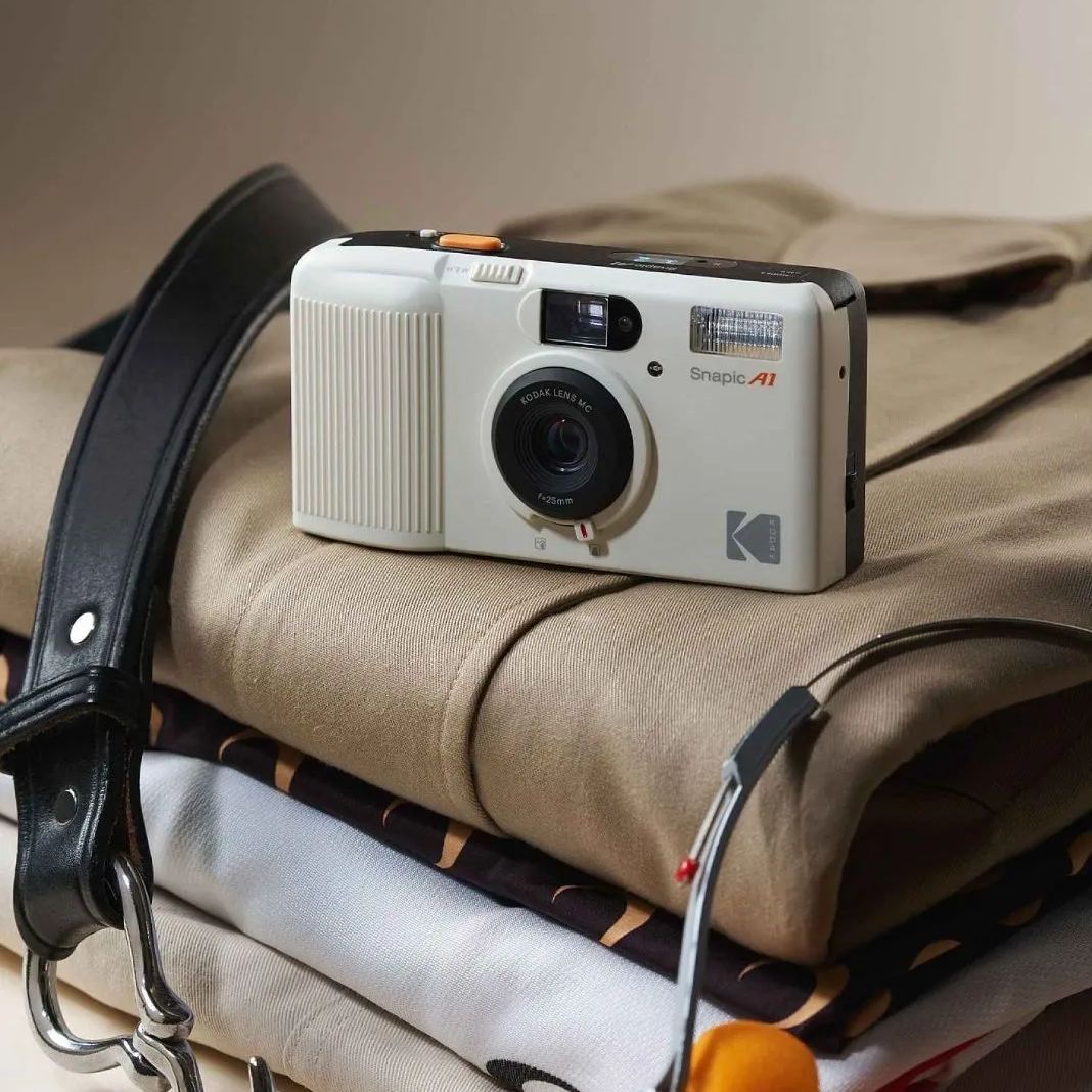 KODAK Snapic A 1 35 mm Film Camera アイボリーホワイト