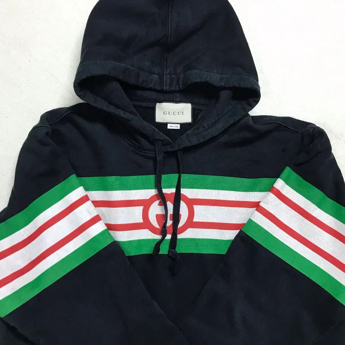 【美品】GUCCI グッチ インターロッキングG フーデッドパーカー ブラック グッチ インターロッキングG ブラック WHOパーカー Mサイズ - メルカリ