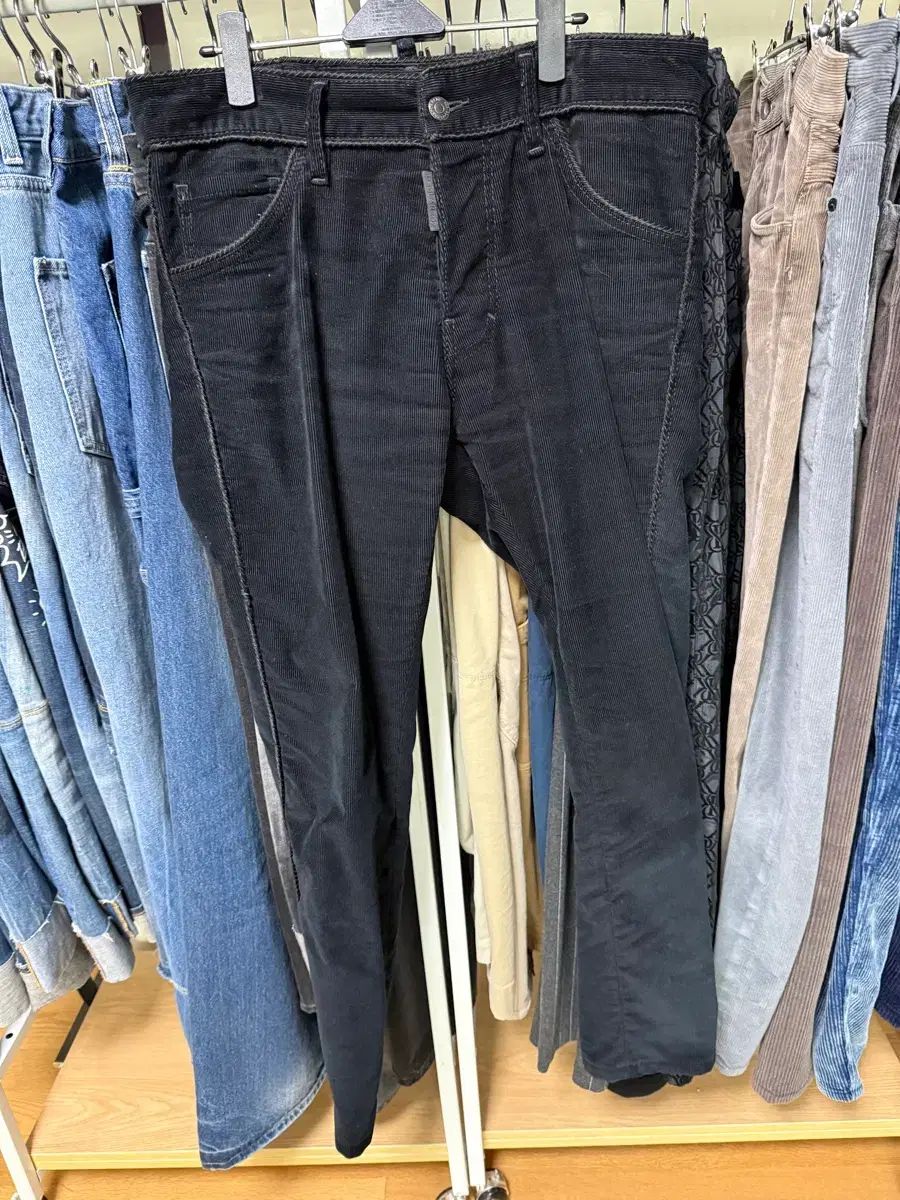 ブラック コーデュロイ ズボン