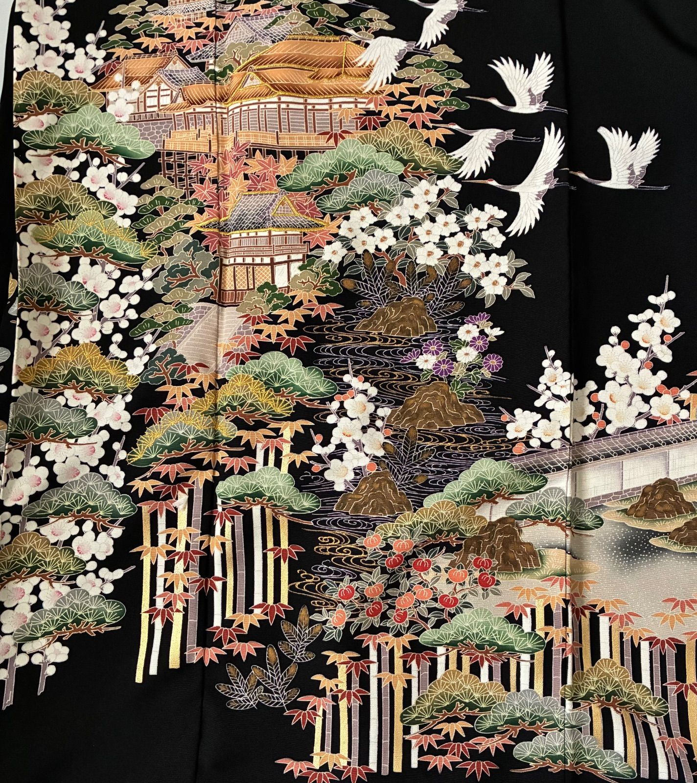 黒留袖リメイク 金色装飾 ロングワンピース 黒 刺繍 正絹 - メルカリ