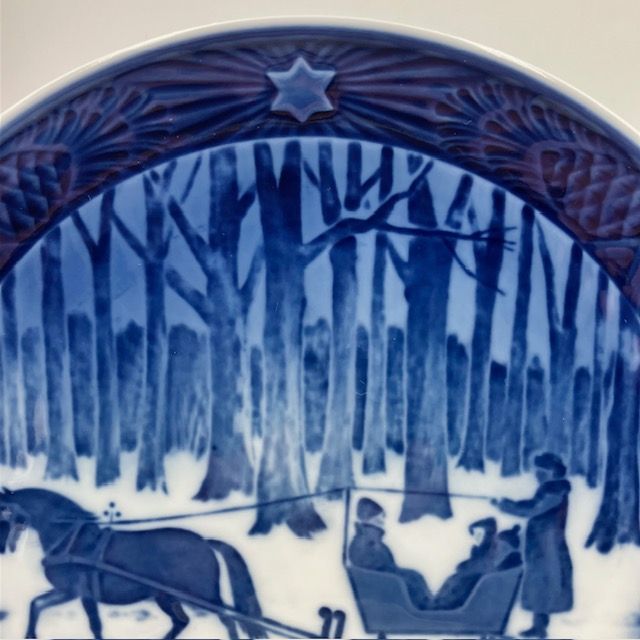 ロイヤルコペンハーゲン イヤーズ ベル 1977 ロイヤルコペンハーゲン イヤーズ ベル 1977 ROYAL COPENHAGEN