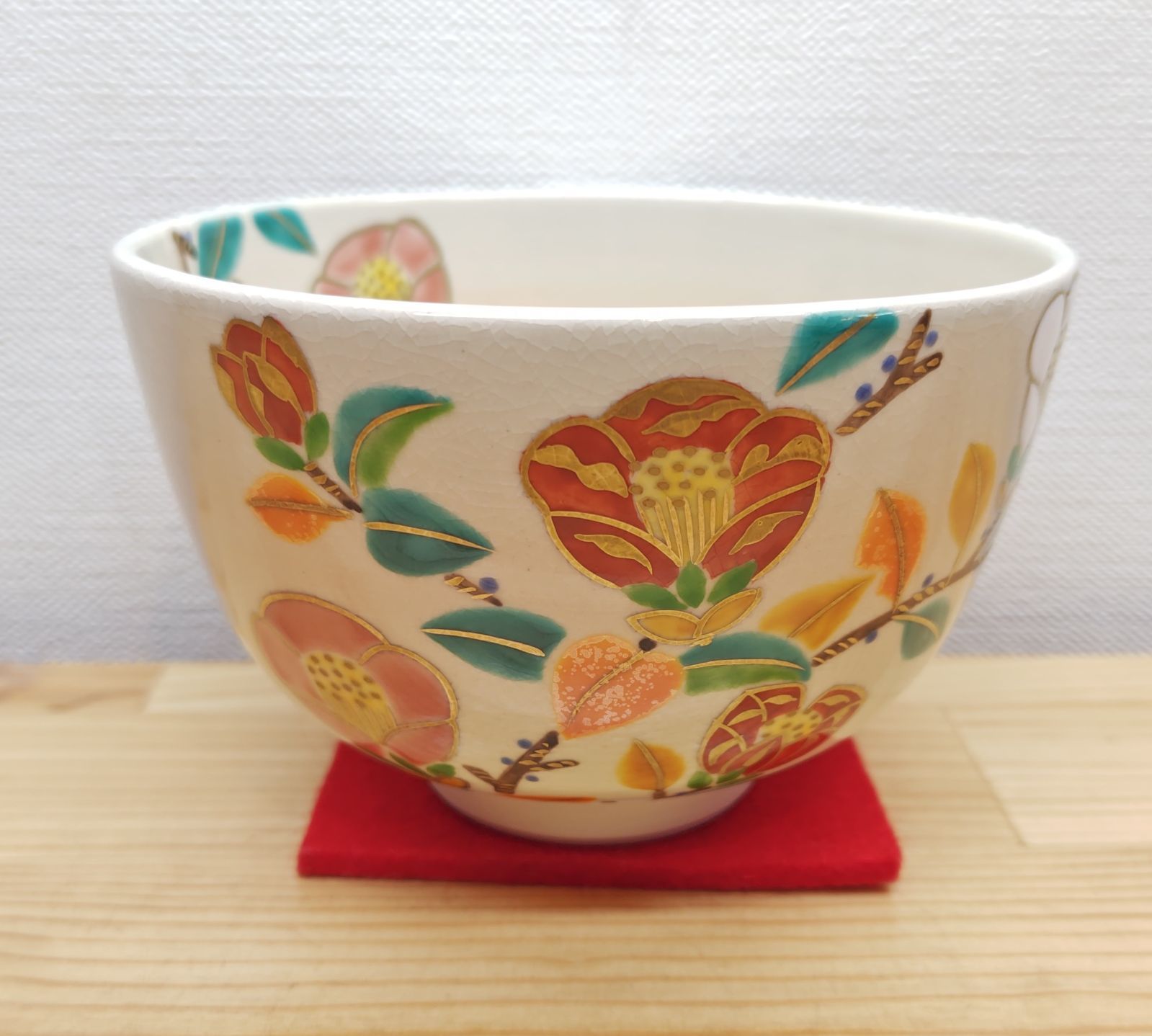 逢絢亭・新品】茶道具 茶碗 京焼 仁清 椿の絵 伊坂清香 共箱入り