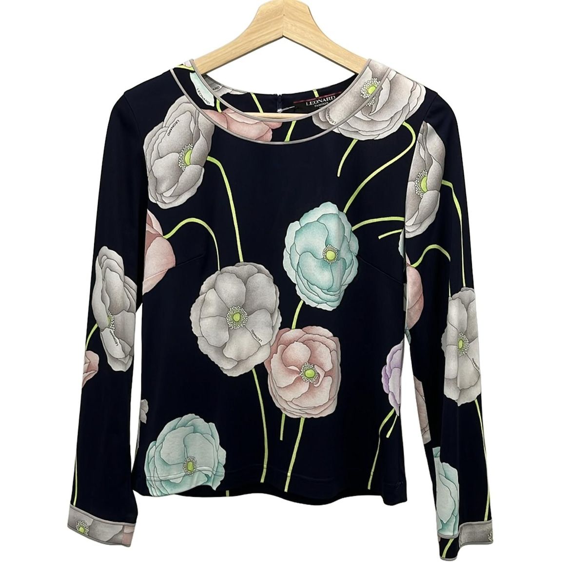 LEONARD レオナール 長袖カットソー サイズL レディース - ダークネイビー×ライトグリーン×マルチ クルーネック|カンカン素材|花柄
