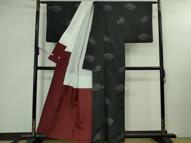 平和屋着物● 上 本場大島紬 地空 魚 貝殻 黒地 さが美扱い kh 6