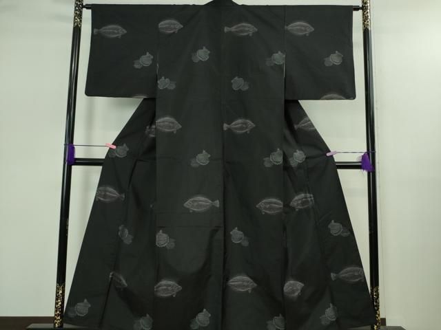 平和屋着物● 上 本場大島紬 地空 魚 貝殻 黒地 さが美扱い kh 6