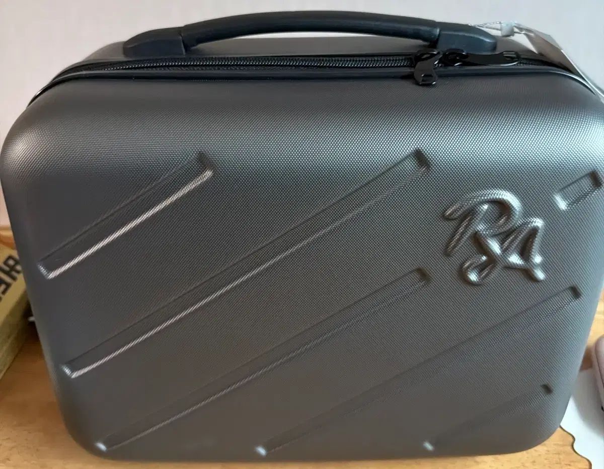 ラオンアティ 旅行用キャリアー ミニ ミニキャリーケース 14インチ チャコール 機内用