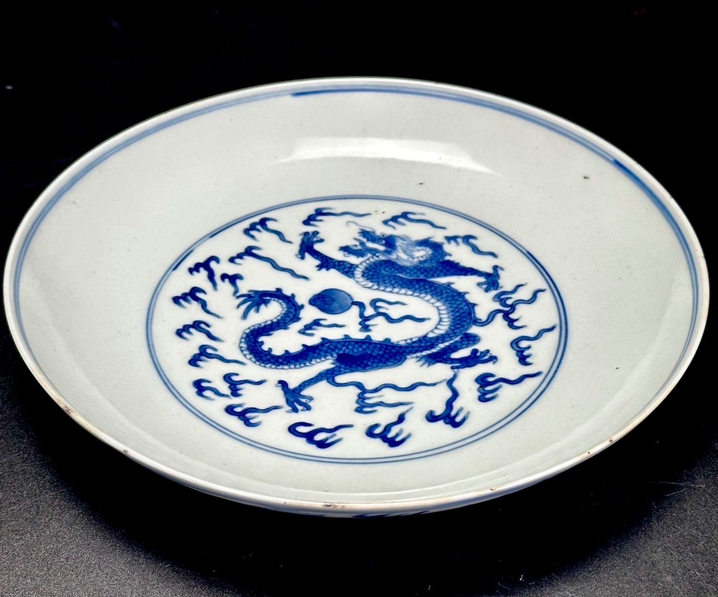 幽玄 清時代 中国古玩 大清乾隆年製 龍文白磁染付皿 中国美術 古伊万里 古染付 骨董 古陶 古物 唐物