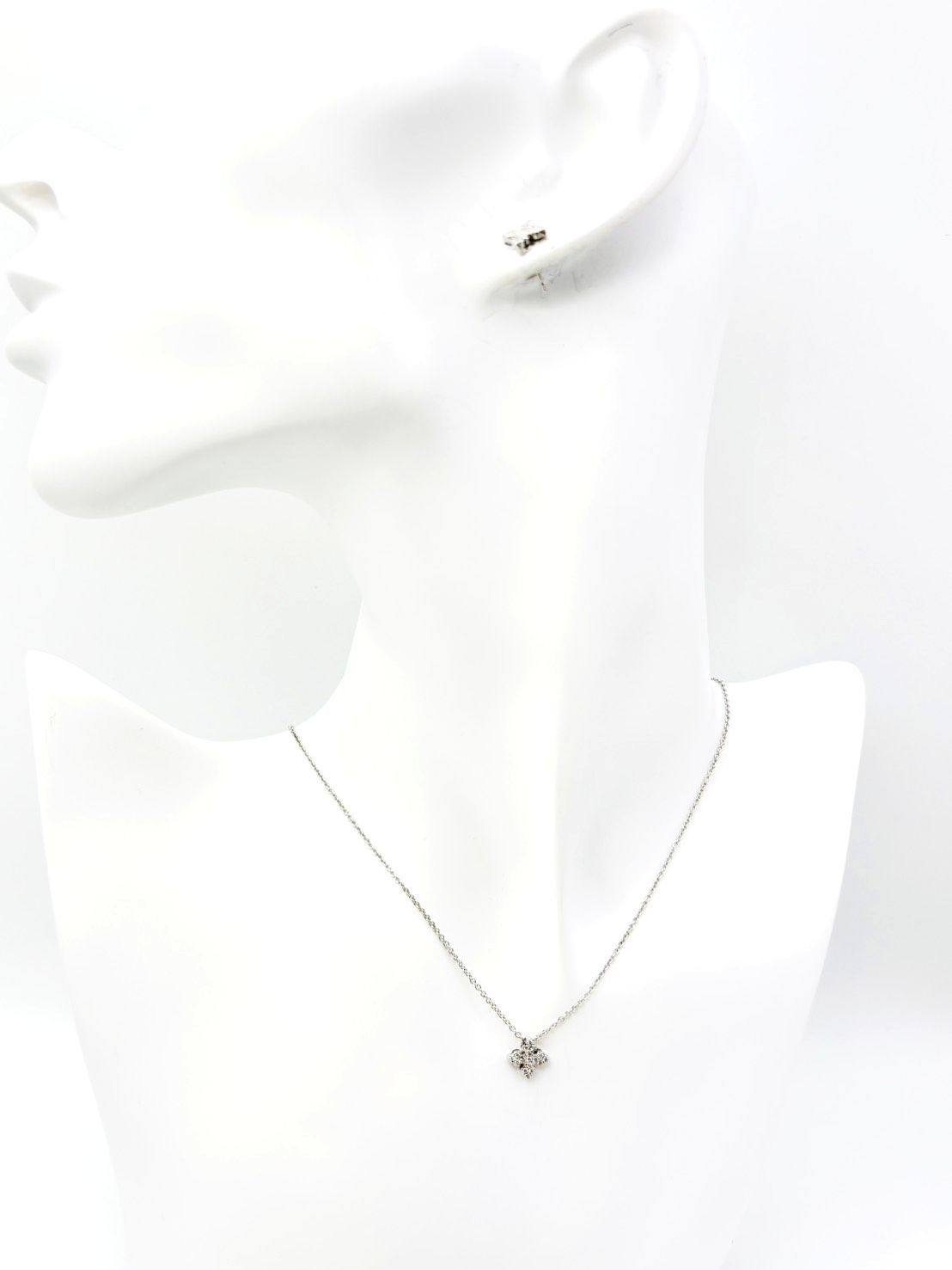 ☆STAR JEWELRY スタージュエリー K18WG ダイヤモンド フラワー ピアス