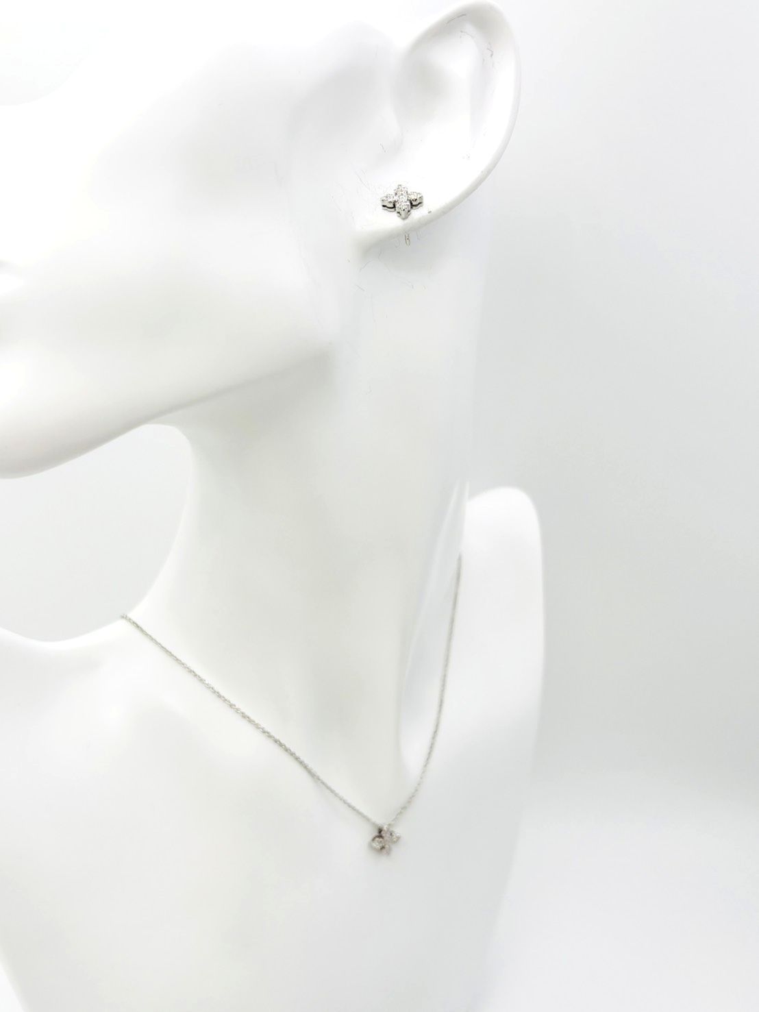 スタージュエリー　ピアス　18KWG ☆STAR JEWELRY スタージュエリー K18WG ダイヤモンド フラワー ピアス