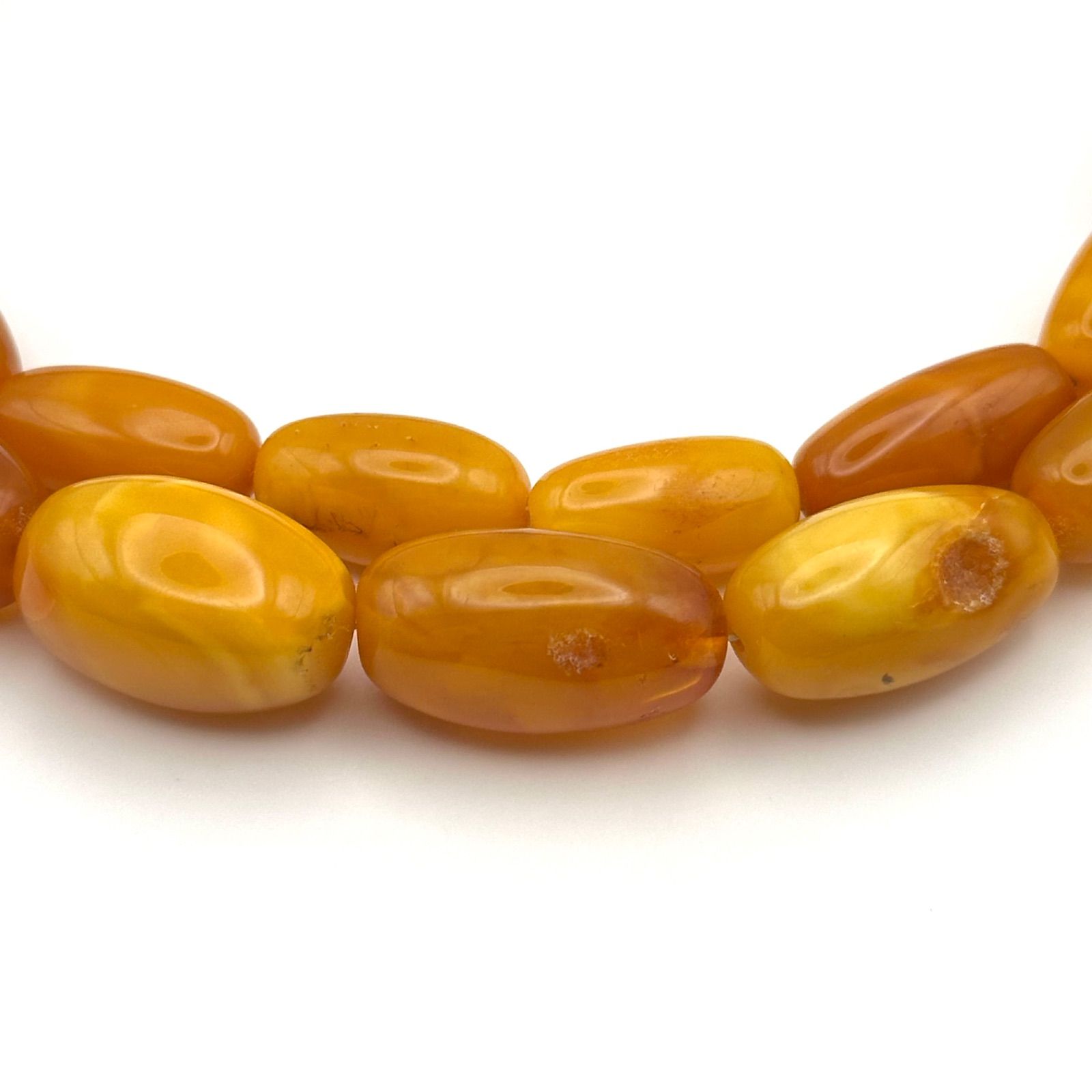 ロイヤルアンバー 蜜蝋琥珀 ネックレス - メルカリ