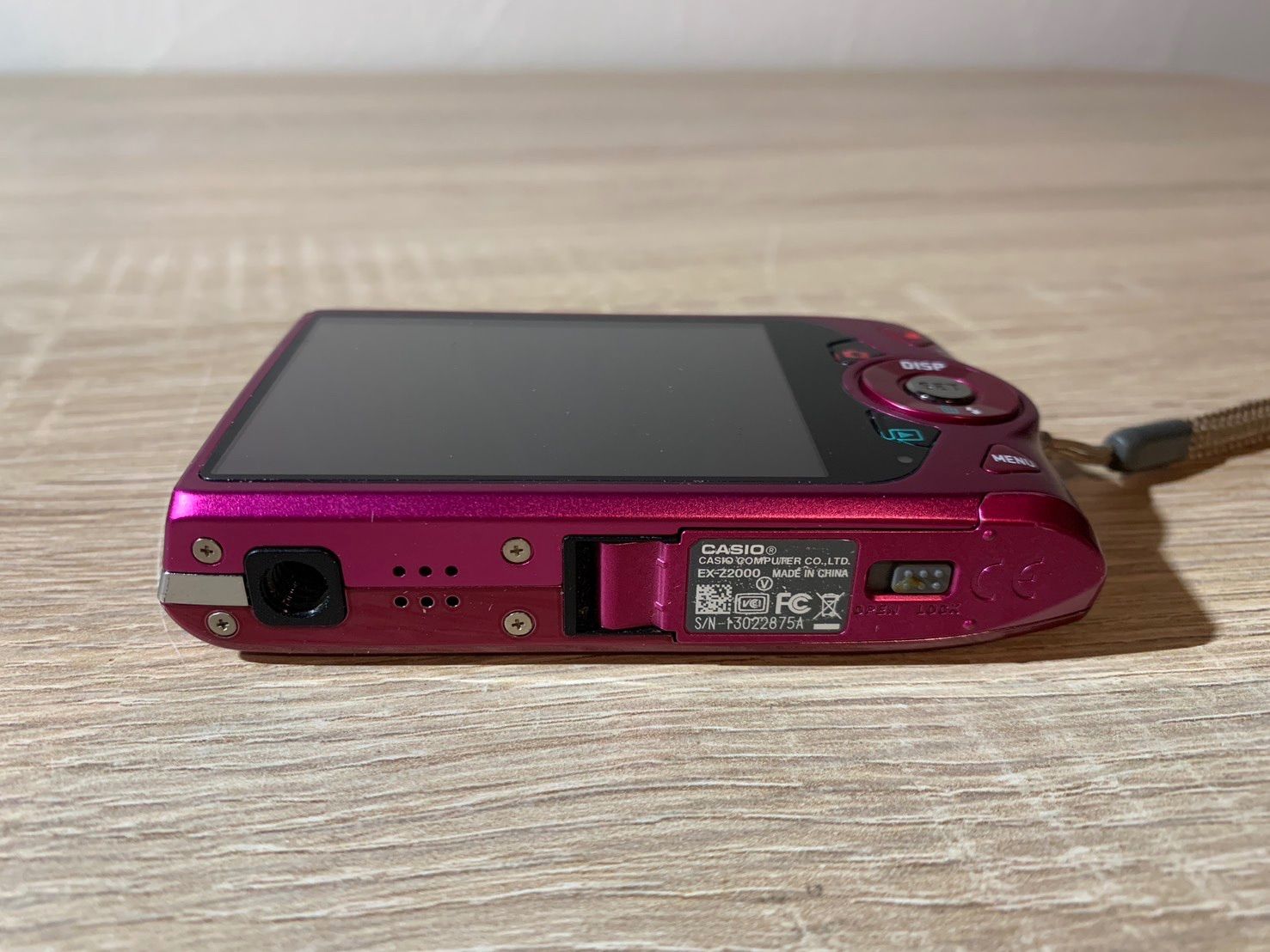 7581 Casio カシオ EXILIM EX-Z2000 ワインレッド ジャンク品 デジカメ