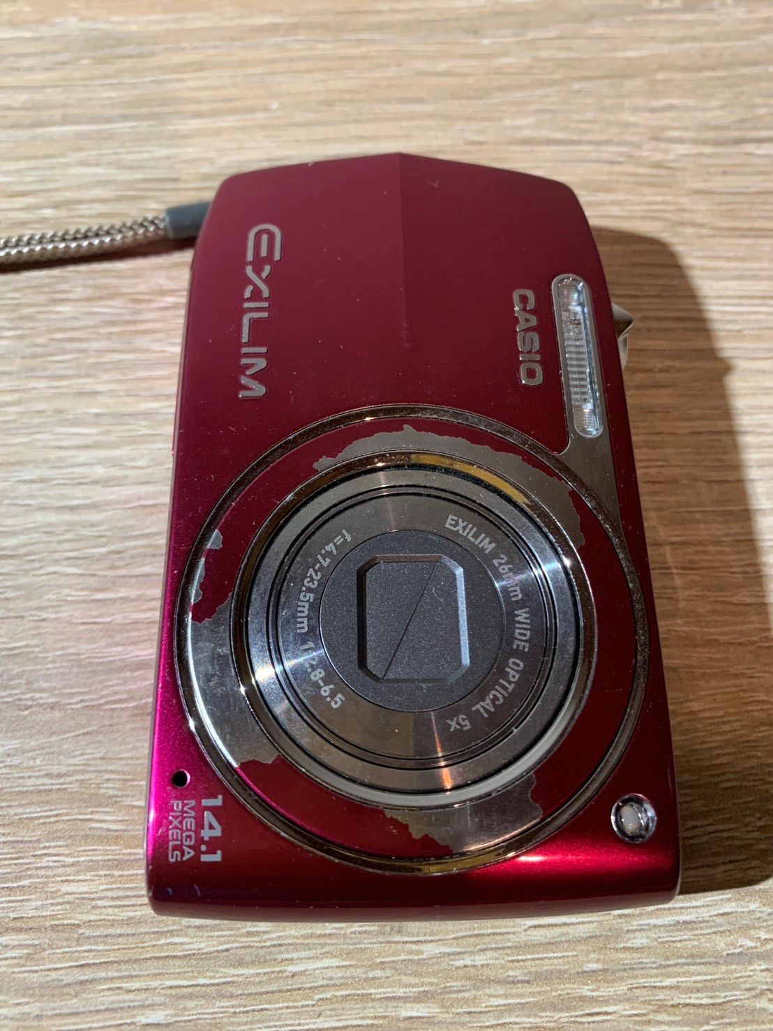 7581 Casio カシオ EXILIM EX-Z2000 ワインレッド ジャンク品 デジカメ