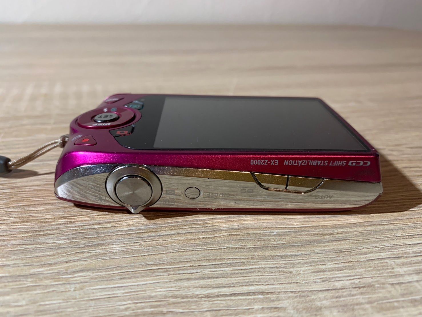 7581 Casio カシオ EXILIM EX-Z2000 ワインレッド ジャンク品 デジカメ