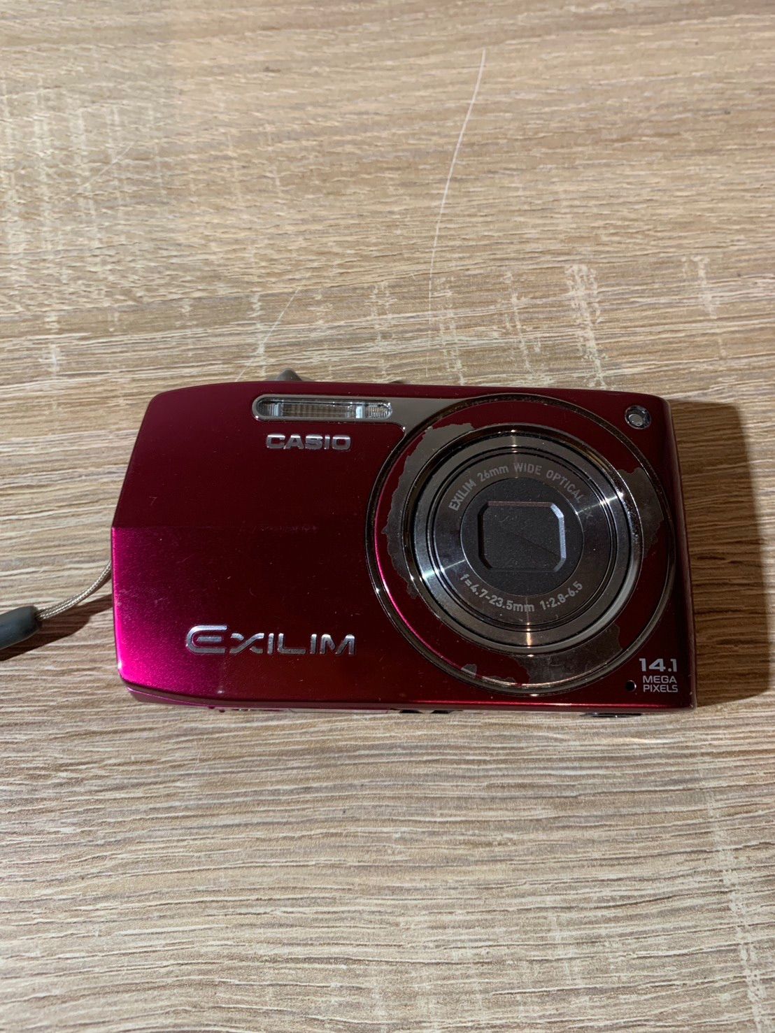 7581 Casio カシオ EXILIM EX-Z2000 ワインレッド ジャンク品 デジカメ