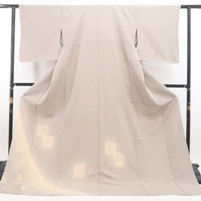 引いていない大人の洒落味”訪問着