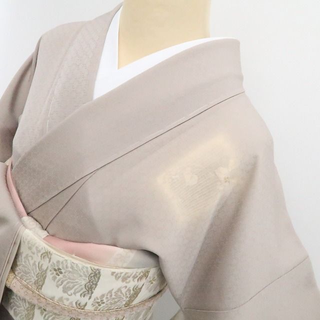 引いていない大人の洒落味”訪問着