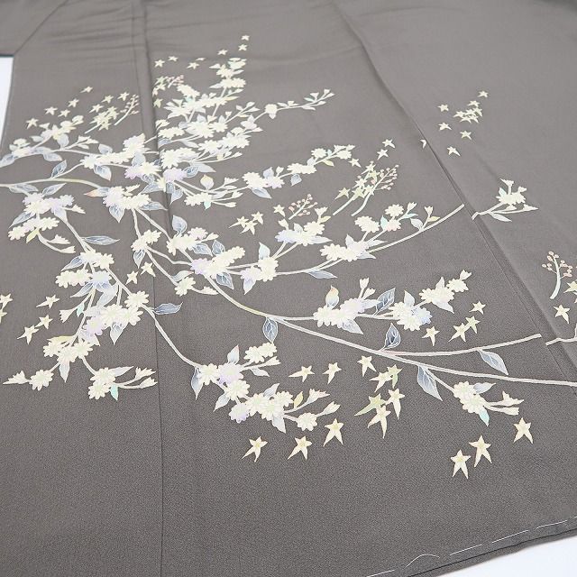 Sサイズ 自然体でいてフェアリーな花の舞”訪問着