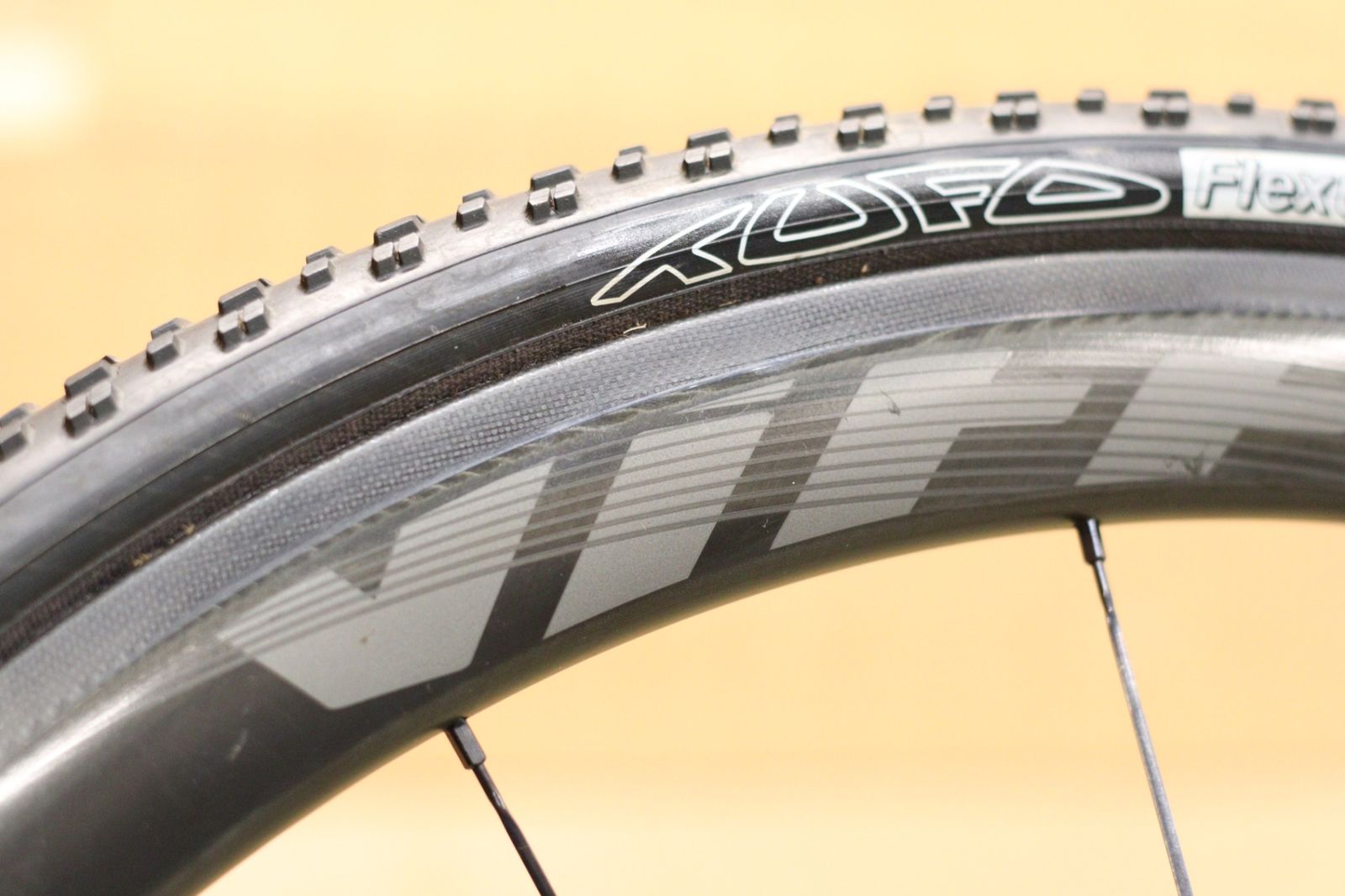 ヴィットリア vittoria キュラーノ QURANO 46 カーボン チューブラー 