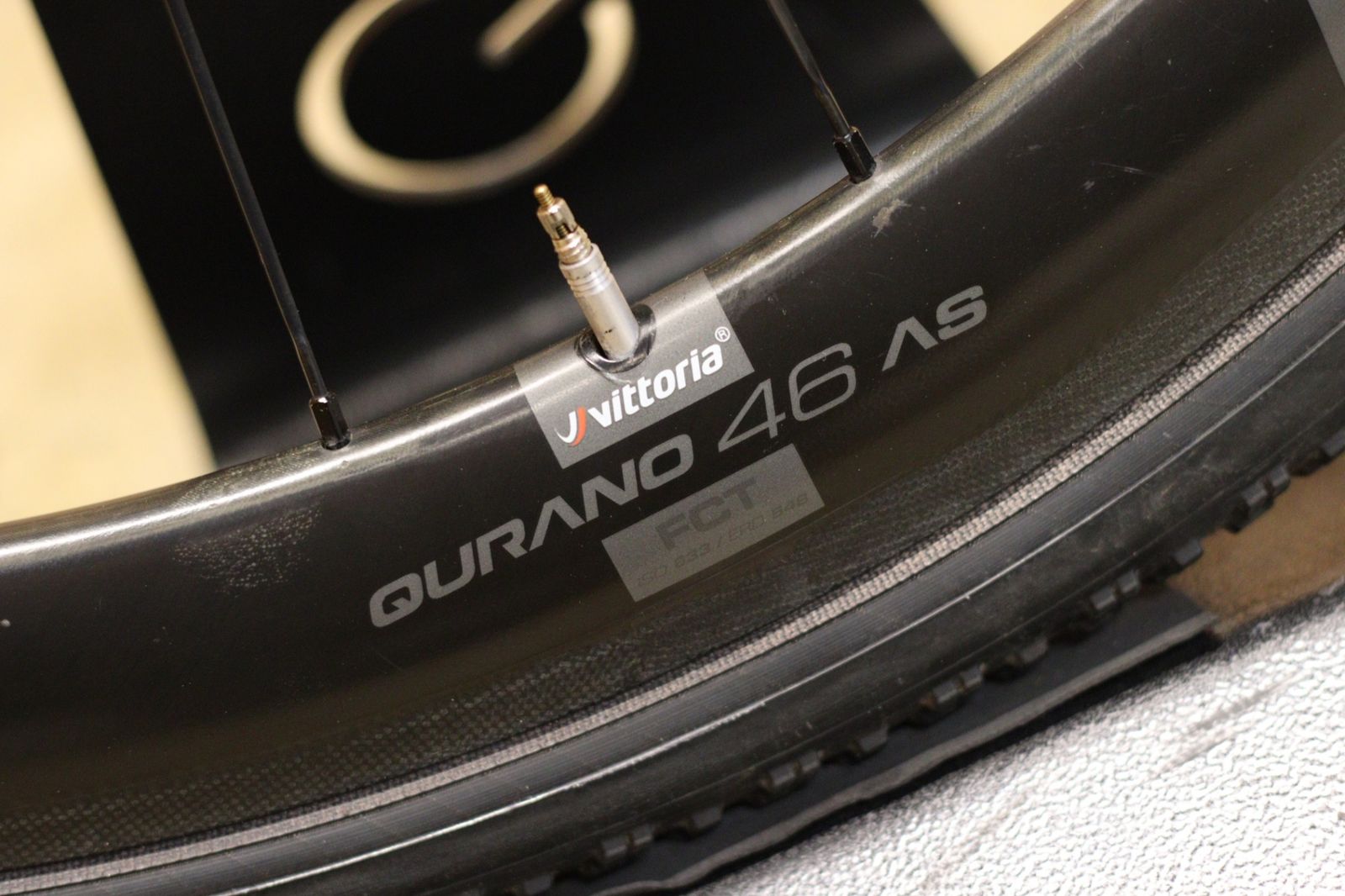 ヴィットリア vittoria キュラーノ QURANO 46 カーボン チューブラー 