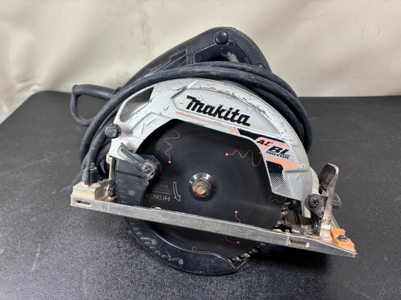 マキタ makita 165 mm 電子マルノコ HS 6303 本体のみ