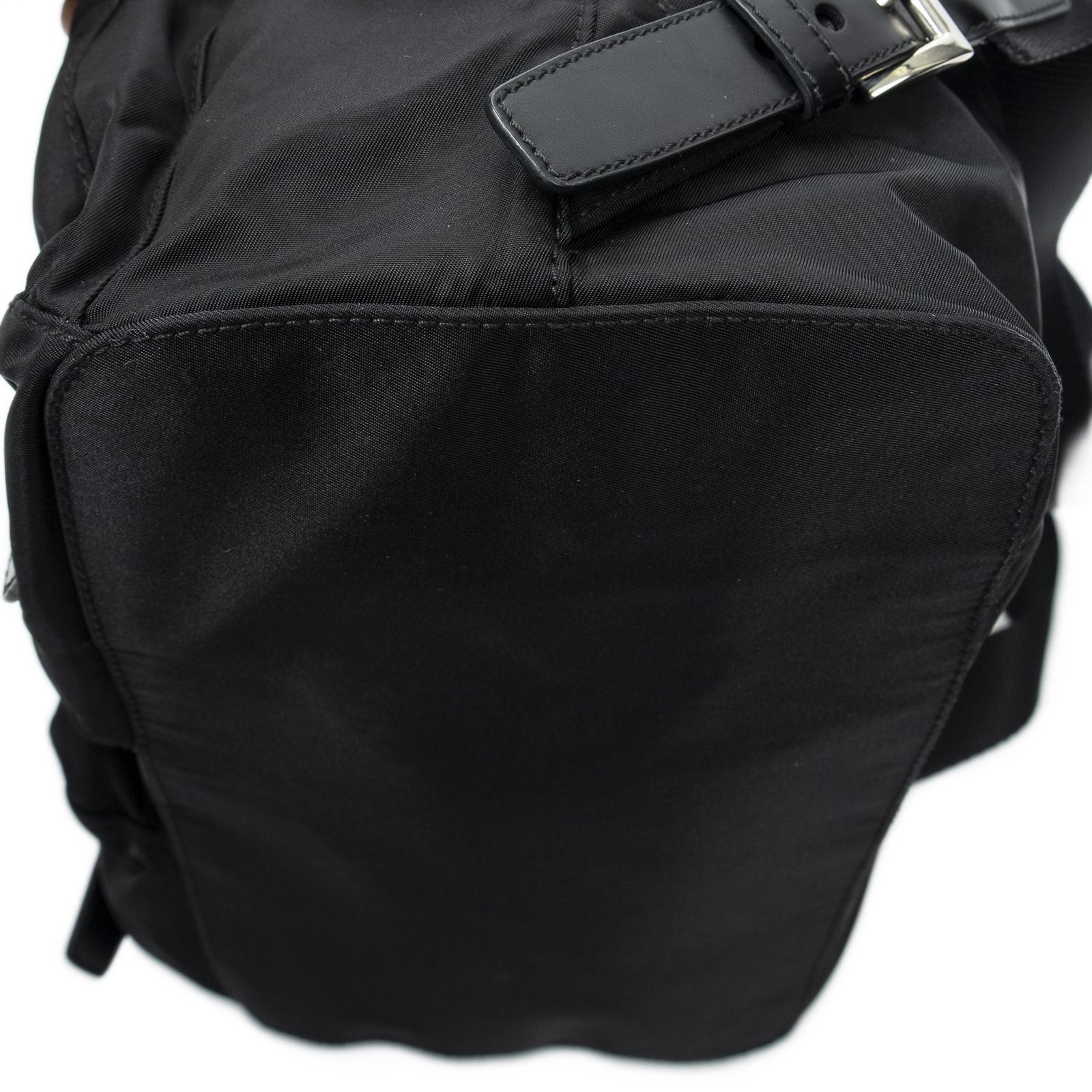 PRADA プラダ巾着フラップ