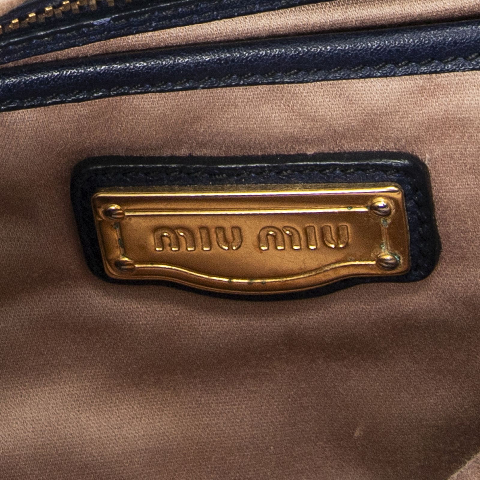 ショッピングトートネイビーヴィテロ カリブレザーA