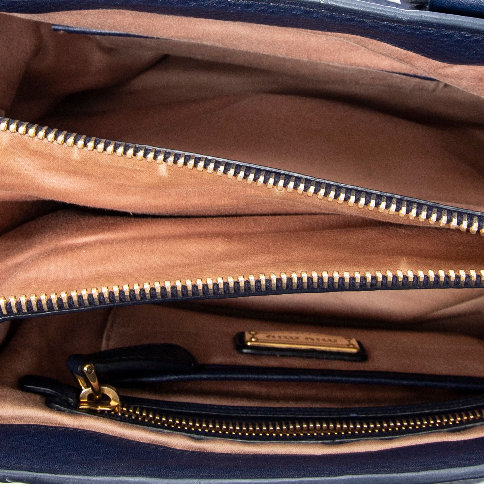  MIU ミュウミュウスモール ショッピングトートネイビーヴィテロ カリブレザーA その他 バッグ