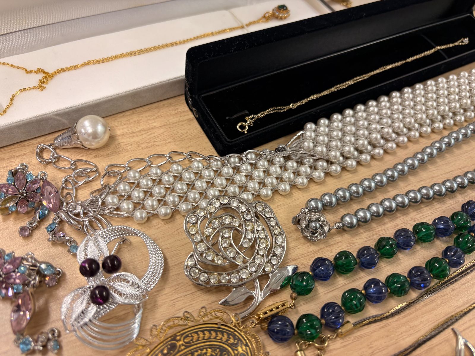 遺品整理・まとめ売り】アクセサリー ジュエリー ネックレス - メルカリ
