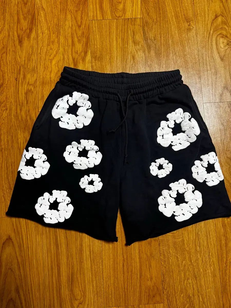 DENIM TEARS(デニムティアーズ) ハーフパンツ ショーツ ブラック XL